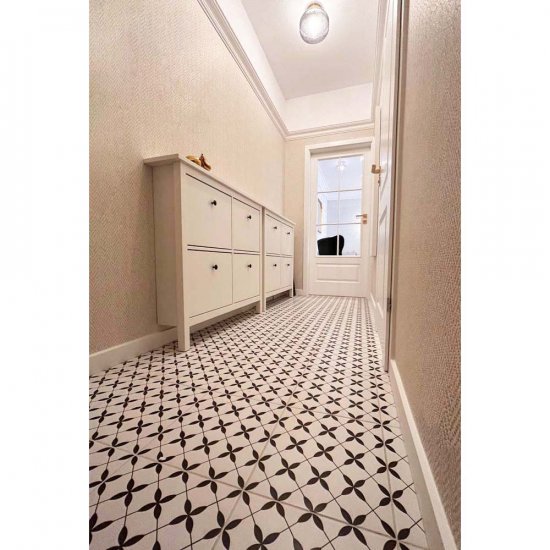 Gres szkliwiony PATCHWORK CLOVER black pattern satin 29,8x29,8 gat